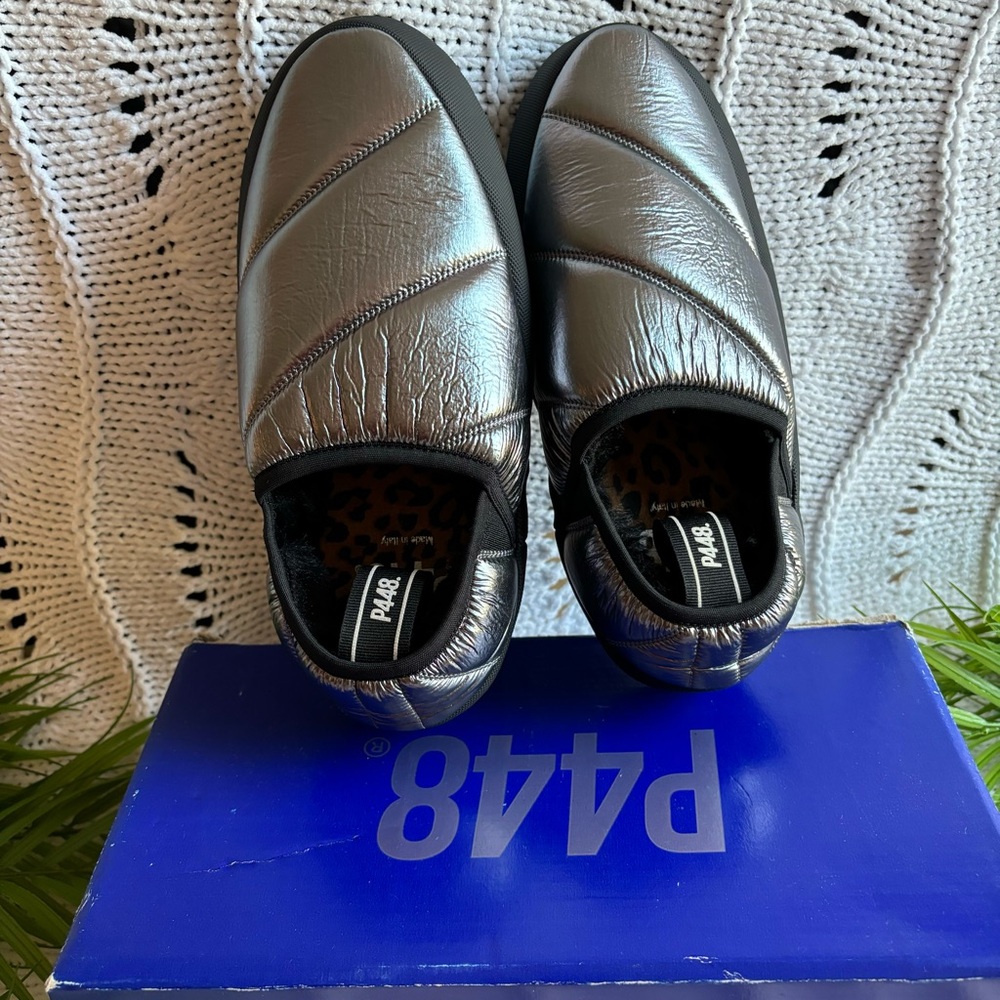 P448 Laby Silver Slip-On Sneakers Size : 38 or U.S size 7.5 - Picture 13 of 14